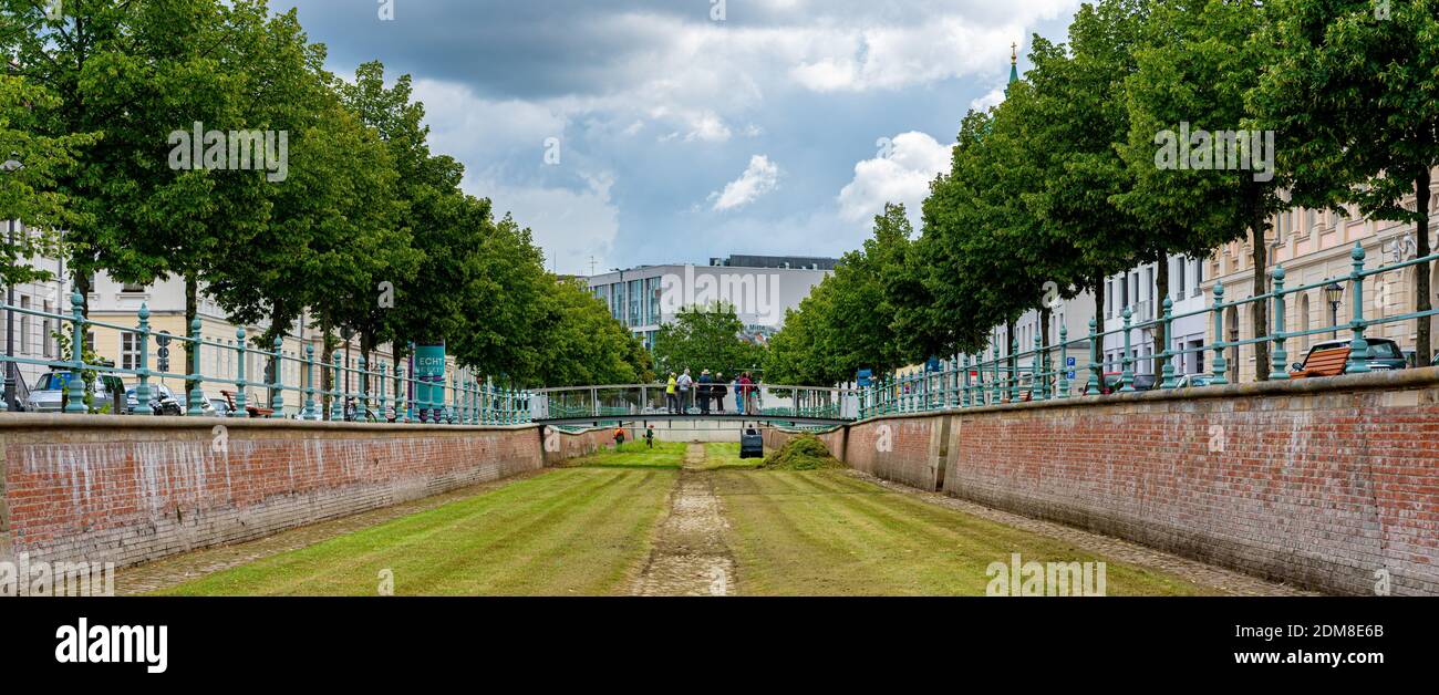 Au Canal de la ville de Yorckstrasse à Potsdam, Brandebourg, Allemagne Banque D'Images