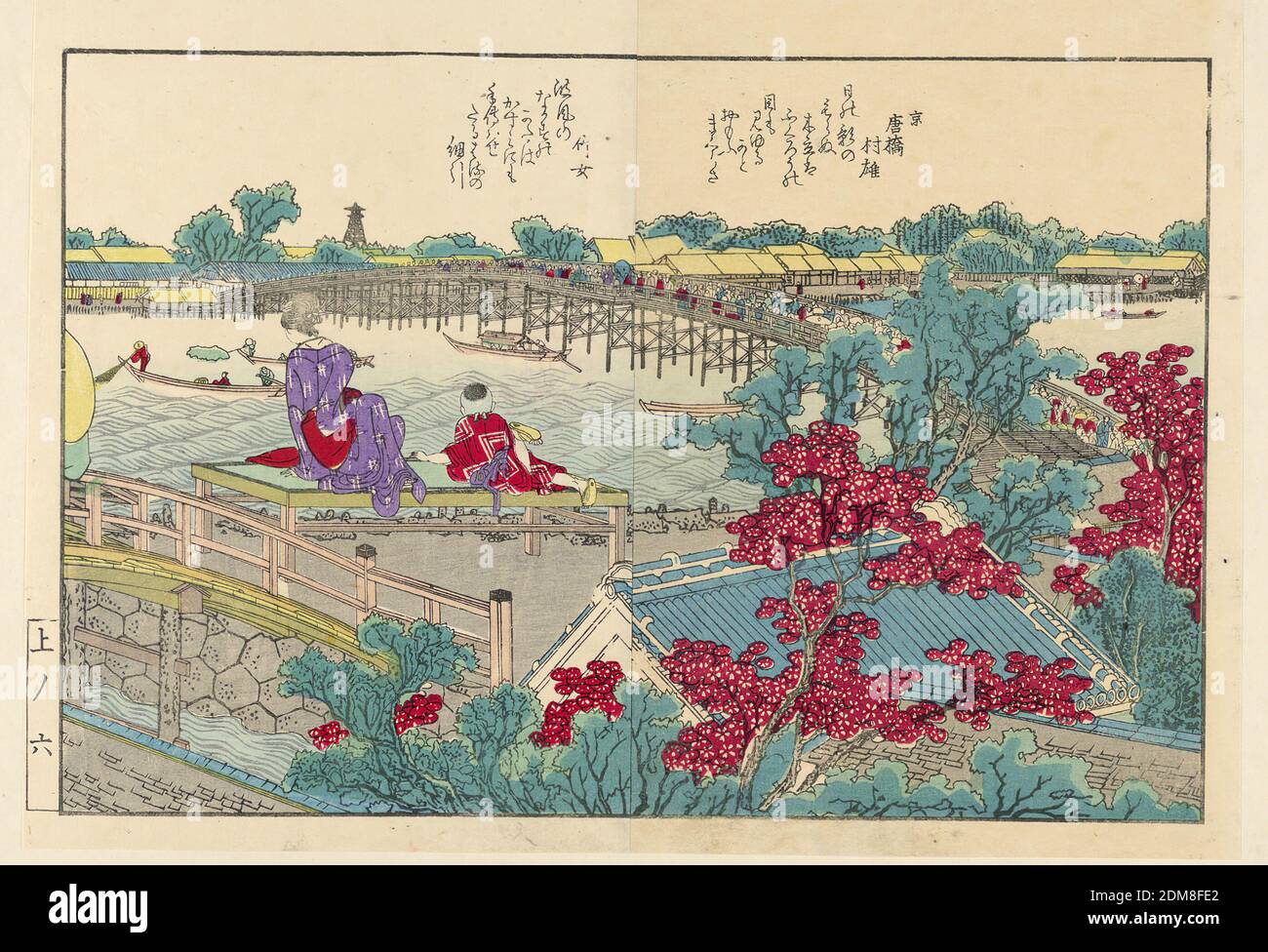 Deux femmes regardant le paysage, Katsushika Hokusai, 1760 – 1849, imprimé Woodblock à l'encre de couleur sur papier, deux femmes s'assoient sur le dessus d'un pavillon en admirant la vue du pont et en admirant le changement des feuilles. Les feuilles rouges brillantes sur les arbres informent le spectateur que l'automne est arrivé. Les vagues ondulantes abstraites sont un geste associé au célèbre artiste Hokusai. Remarquez comment les femmes manquent d'un visage, et leurs cheveux noirs agit comme une silhouette comme ils se mélangent dans l'eau., Japon, 1760-1849, Imprimer Banque D'Images