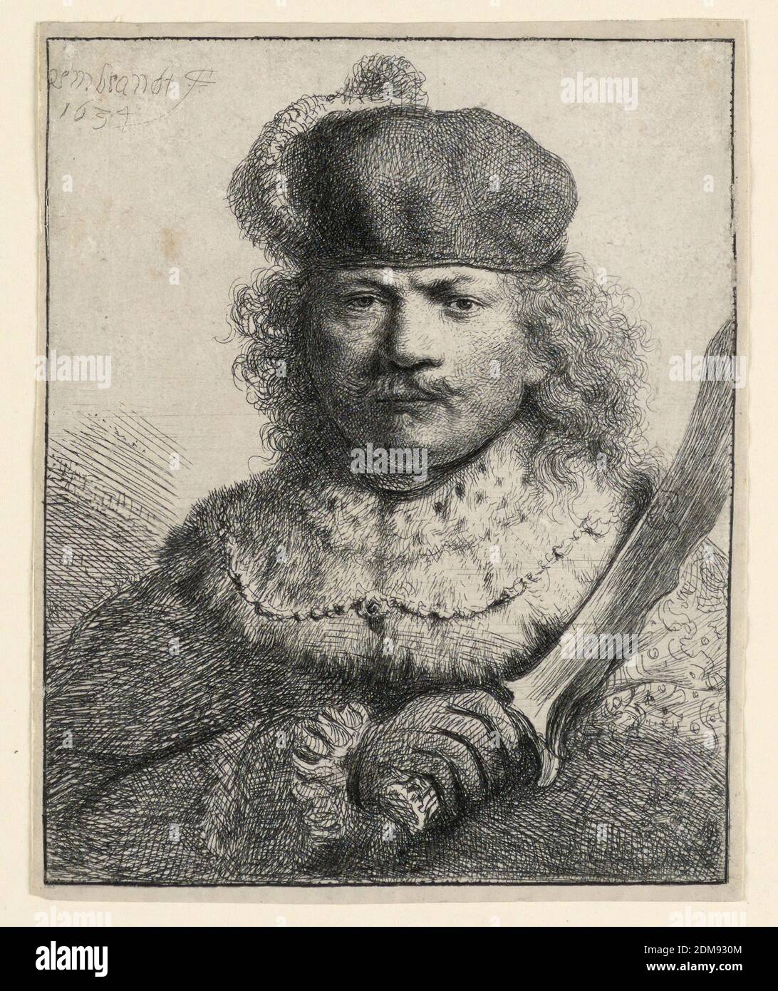 Rembrandt au sabre surélevé, Rembrandt Harmensz van Rijn, néerlandais, 1606–1669, Etching sur papier peint, AUTOPORTRAIT de l'artiste en buste, face au spectateur. La figure est légèrement tournée vers la gauche. Il porte une casquette, un manteau avec un collier de fourrure, et tient, dans sa main droite visible, un sabre surélevé. Une partie de la partie supérieure de la lame de sabre est coupée par la ligne de cadrage., 1634, figures, Imprimer Banque D'Images