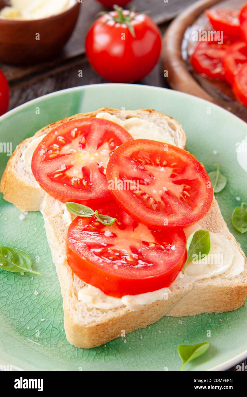 Sandwich aux tomates Banque D'Images