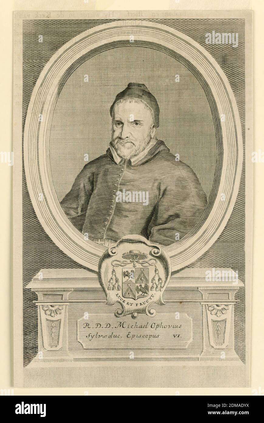 Portrait de Michael Ophovius, évêque de Sylva, gravure sur papier, à l'intérieur d'un cadre ovale est le portrait de buste d'un religieux, portant une tête de crâne allongée et la barbe. Ci-dessous, son escucheon et sa devise, et son inscription., pays-Bas, Anvers, pays-Bas, ca. 1700-1730, Imprimer Banque D'Images