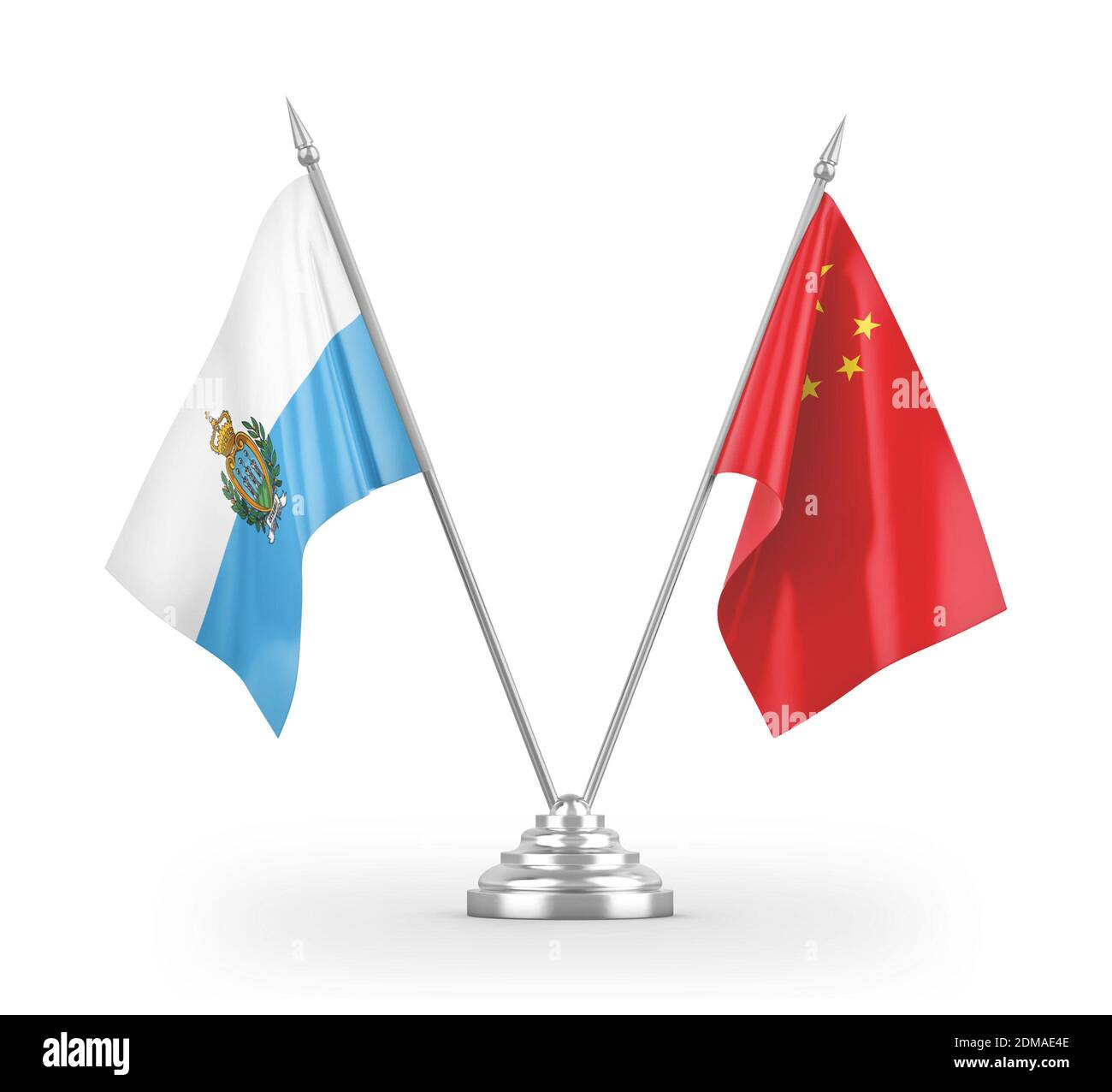 Chine et Saint-Marin drapeaux de table isolés sur blanc 3D rendu Banque D'Images