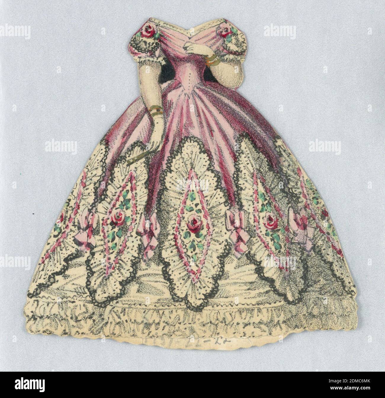 Costume de poupée en papier en dentelle rose et blanche, lithographie, pinceau et aquarelle sur papier à gros clous de girofle crème, robe de satin rose avec taille en corset et jupe complète s'estompe à un blanc lacé avec des noeuds et des décorations roses. Recto et verso du costume de poupée en papier représenté., États-Unis, 1876–80, jouets et jeux, impression Banque D'Images