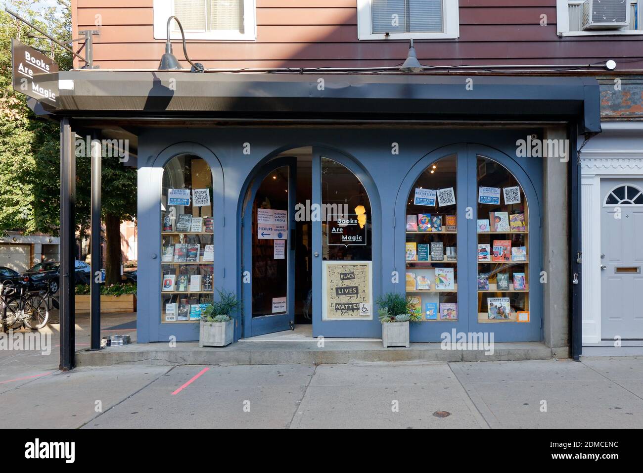 Les livres sont Magic, 225 Smith St, Brooklyn, NY. Façade extérieure d'une librairie indépendante dans le quartier de Gowanus, Cobble Hill Banque D'Images