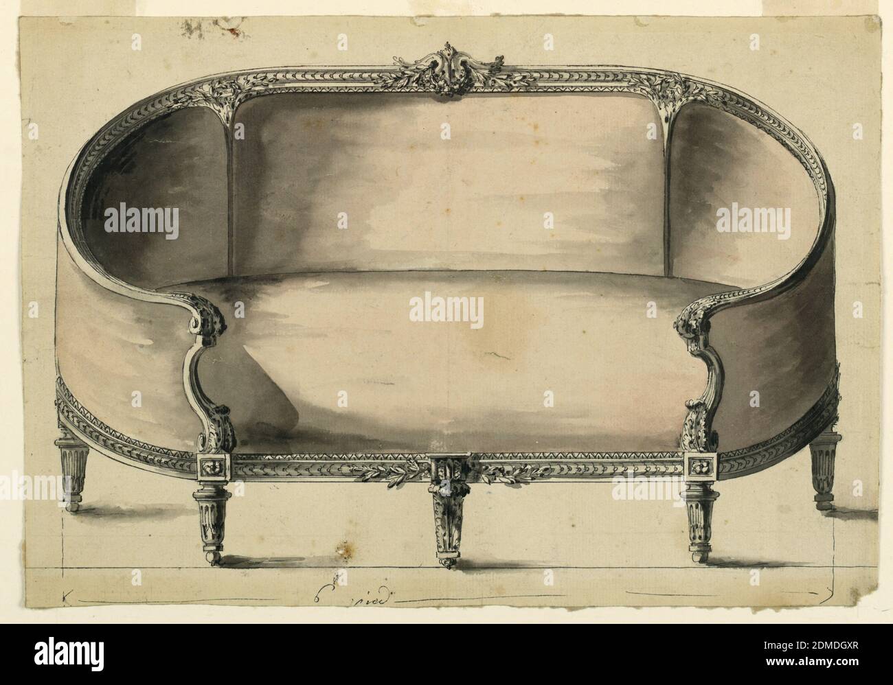 Design pour un canapé, Matthew Liard, anglais, ca. 1736–1782, le stylo et l'encre, le pinceau et la rose se lave sur du papier crème cousu, les pieds tournés et cannelés canapé et les côtés enveloppants et la garniture en bois sont vus de l'avant. Le trime détaillé avec des volutes d'acanthus cannelées et au centre de la bordure arrière il y a un bourgeon séparé par deux feuilles d'acanthus dont pend un nain., France, ca. 1760, mobilier, dessin Banque D'Images