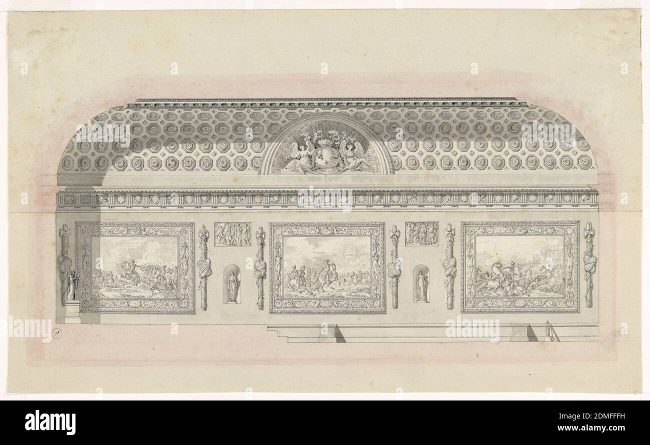 Décoration de salle, Hôtel des menus-plaisir, pour l'Assemblée des notables, stylo et encre noire, brosse et gris et rose, indications de craie noire sur deux feuilles de papier, réunies horizontalement au centre, REPRÉSENTATION d'un grand hall. Un plafond voûté en tonneau, avec une niche semi-circulaire contenant les bras de la France flanquée de figures allégoriques placées au centre. Au-dessous, le mur arrière présente trois tapisseries aux cadres élaborés, montrant des scènes de bataille de l'époque de Louis XIV, et entre, des statues dans des niches, avec des reliefs au-dessus, et flanquées de fasces. Banque D'Images