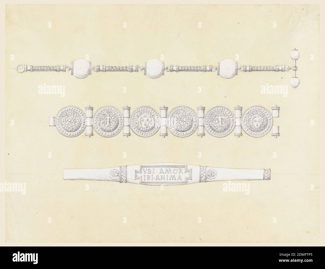 Design pour une chaîne de montre et deux bracelets, Graphite, pinceau et jaune pâle laver sur papier vélin blanc, trois bijoux, chacun en dessous de l'autre. La chaîne de montres est dotée de trois billes reliées par de minces morceaux de chaîne. Le premier bracelet est doté de six disques de type feuille reliés par des joints. Le deuxième bracelet a une section centrale inscrite 'VBI AMOR / IBI ANIMA.', Italie, ca. 1870, bijoux, dessin Banque D'Images