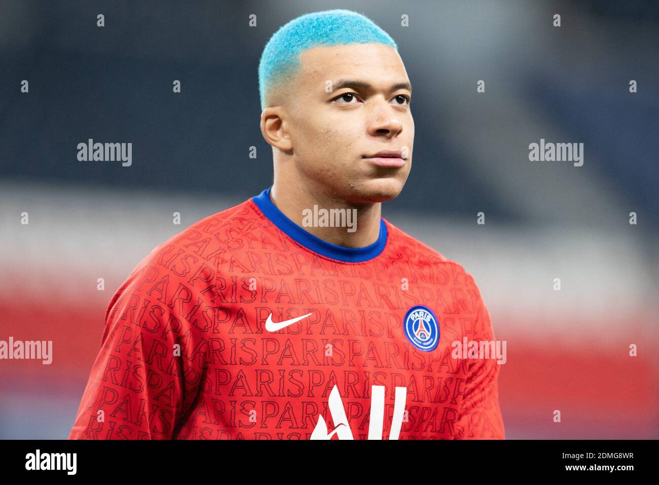 Kylian mbappe cheveux bleu banque de photographies et d’images à haute