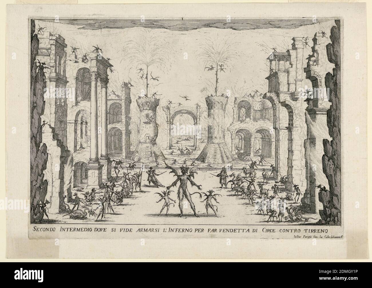 Deuxième Intermezzo, pour la Liberazione di Tirenno e. D'Arnea, Jacques Callot, Français, 1592–1635, Giulio Parigi, Italien, 1571–1635, Jacques Callot, Français, 1592–1635, gravure à l'encre noire sur papier, rectangle horizontal. Un ensemble de design: Le deuxième intermezzo de trois pour une œuvre théâtrale par Andrea Salvadori, 'la Liberzione di Tirenno, e. D'Arnea.' Celui-ci est étiqueté 'Enfer s'armant pour la vengence de Circe contre Tirene.' Une rue bordée de hauts bâtiments et de ruines, une mer au-delà, des flammes et des démons dispersés partout. Ci-dessous, titre et nom de l'artiste., France, 1616, théâtre, Imprimer Banque D'Images
