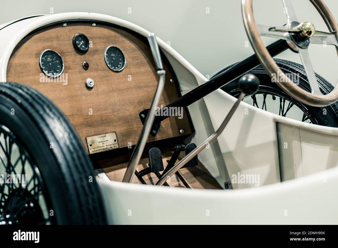 STUTTGART, Allemagne 6 mars 2020 : Austro-Daimler Sascha (1922) au musée Porsche. Banque D'Images