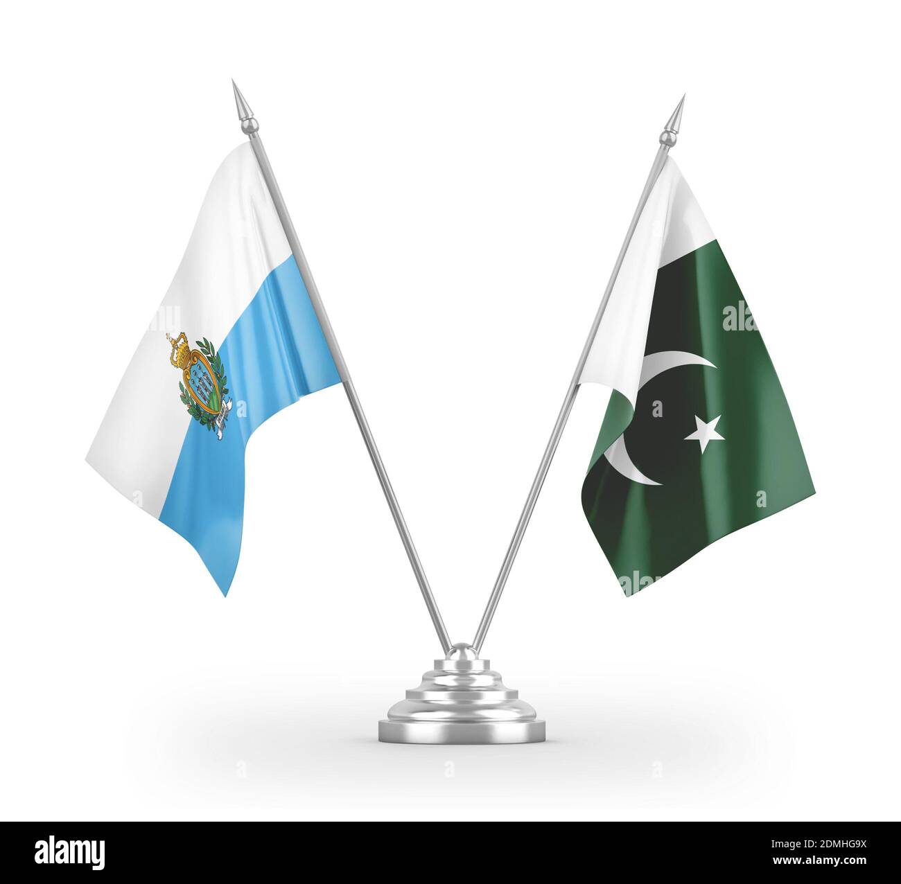 Pakistan et Saint-Marin drapeaux de table isolés sur blanc 3D rendu Banque D'Images