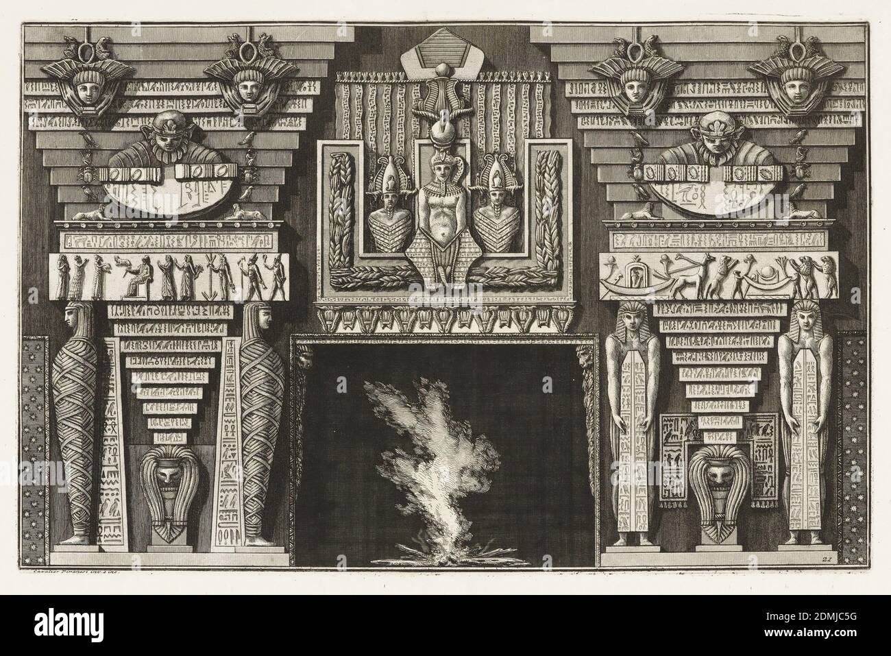 Etruscan Chimneypiece, de divers Maniere d'adornare i cammini, Giovanni Battista Piranesi, Italien, 1720–1778, Etching sur papier, cheminée décorée d'attributs égyptiens: Momies, masques, plusieurs figures, panneaux avec hiéroglyphes., Italie, 1769, architecture, Livre, Livre Banque D'Images