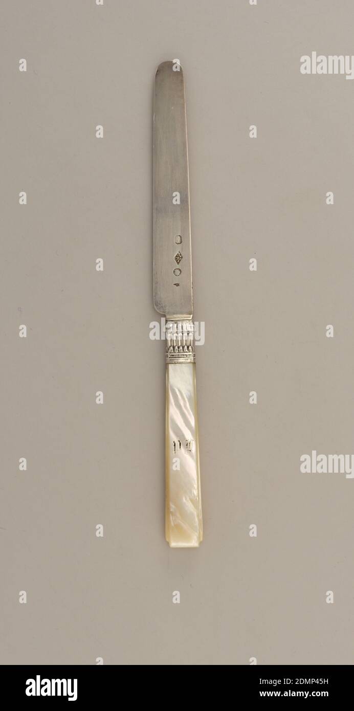 Couteau à dessert, nacre, argent, Paris, France, 1819–38, coutellerie, Arts décoratifs, couteau à dessert Banque D'Images