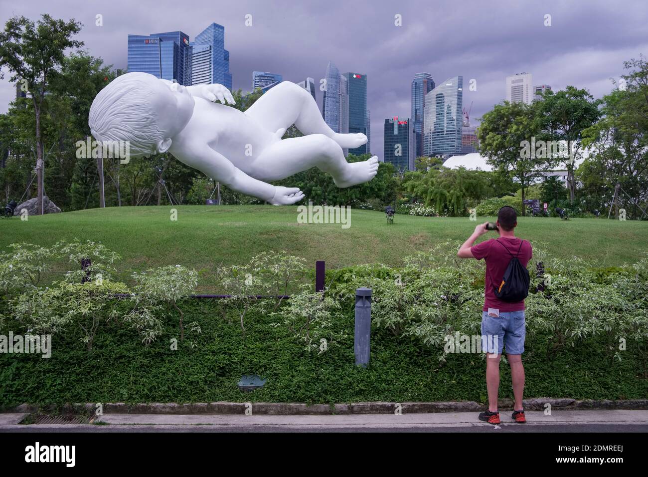 Singapour : planète, sculpture de Mark Quinn dans les jardins de la baie (parc) Banque D'Images