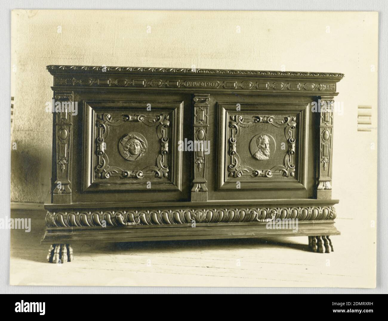Cassone dans le style Renaissance, A.N. Davenport Co., Photographie, 1907, mobilier, Photographie, Photographie Banque D'Images