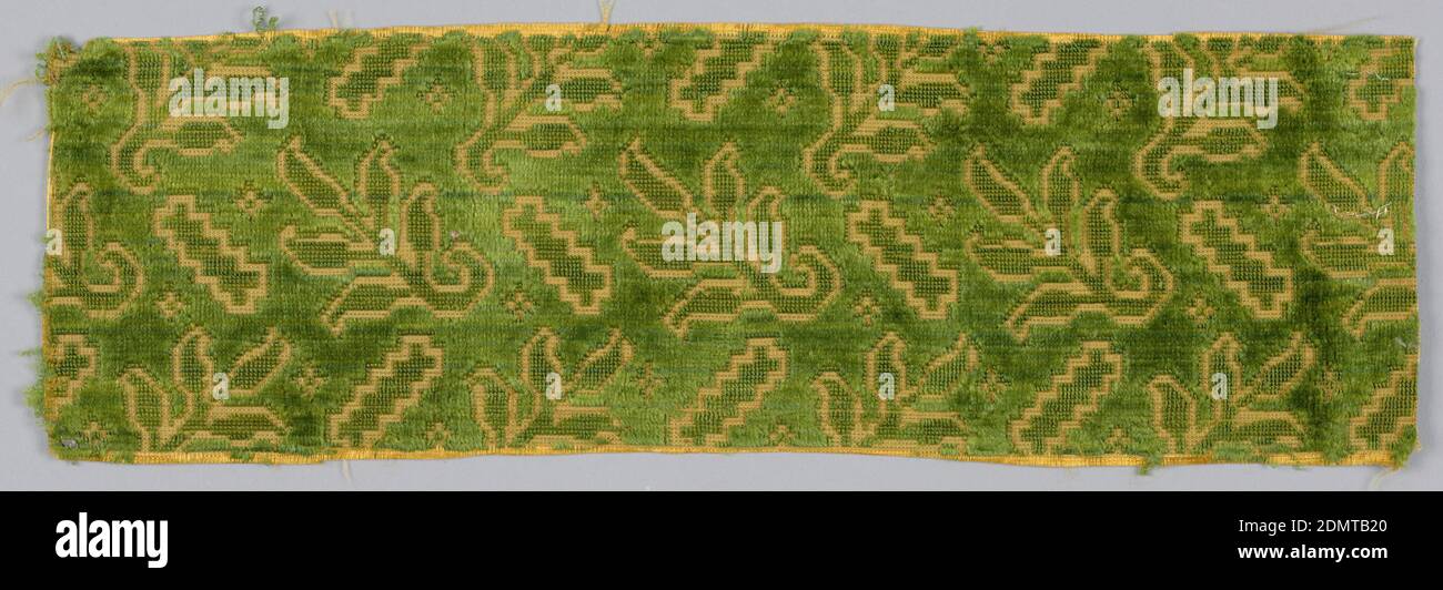 Fragment, Moyen: Soie technique: Velours supplémentaire coupé et non coupé (velours), Italie, 16ème–17ème siècle, textiles tissés, fragment Banque D'Images