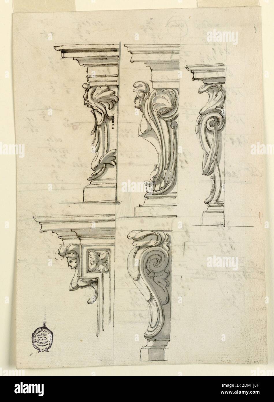 Motifs à cinq coins, Filippo Marchionni, italien, 1732–1805, Graphite, stylo et encre, aquarelle en forme et gris sur papier, rangée supérieure : Trois coins gauches de l'entablature, sur le dessus des murs, dont les bords gauches ont la forme d'un dauphin et d'un masque, d'une volute, avec le buste d'une femme fantastique, transformé en dauphin, d'une volute avec un feston drapery, et d'une palmette, respectivement. Vases ci-dessous. Ligne inférieure : une entablature est soutenue par une bande de harpie et de pilaster, dont l'extrémité supérieure est carrée et montre une rosette; une console. Sur le verso: Chiffres comptables., Italie, ca. 1750, architecture Banque D'Images