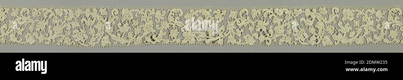 Bordure, moyenne: lin technique: Dentelle à aiguilles, bordure de point de Venise à Rose avec vaporisateurs floraux en serpentin, contour par cordonnet. Motif relié par des bars avec des picots et souligné par cordonnet., Italie, 17ème siècle, dentelle, frontière Banque D'Images