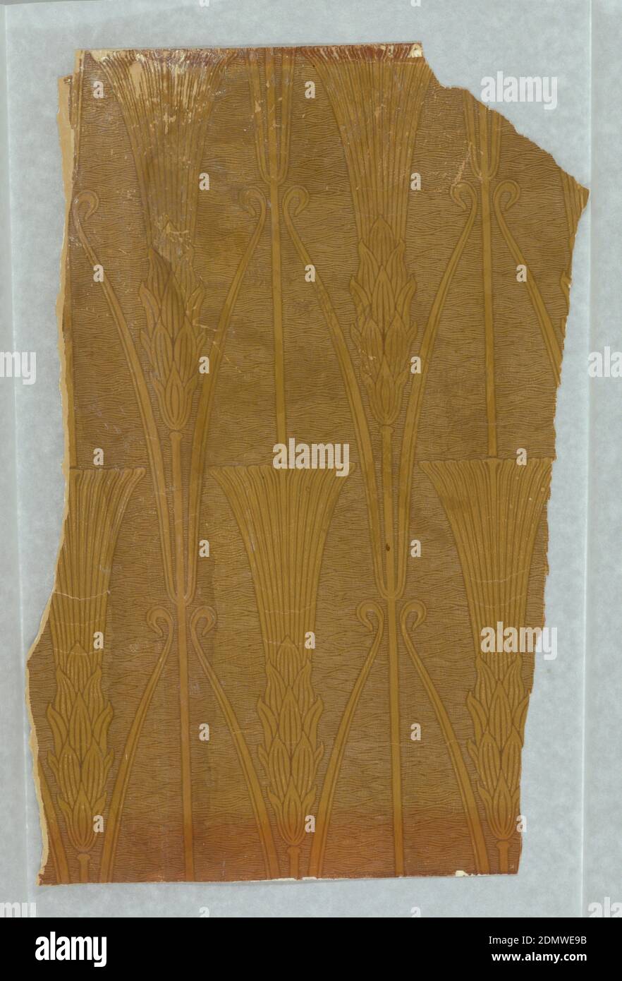 Flanc, papier gaufré, design Art nouveau avec motif répété de tiges de blé, imprimé dans des tons de terre., peut-être USA, ca. 1900, revêtements muraux, flanc Banque D'Images