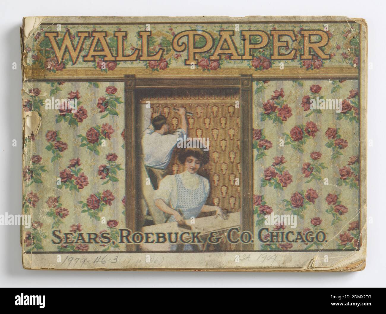 Papier peint-Sears Roebuck and Co., papier imprimé à la machine, tous les papiers sont imprimés à la machine. Comprend des papiers non mis à la terre, des papiers tapisseries, des papiers sanitaires, des papiers pour flocons d'avoine et des papiers pour plafonds indépendants. Le prix des échantillons est de 03 à 0,32 cents par double rouleau., Chicago, Illinois, États-Unis, 1909, Wallcoverings, Sample Book, Sample Book Banque D'Images