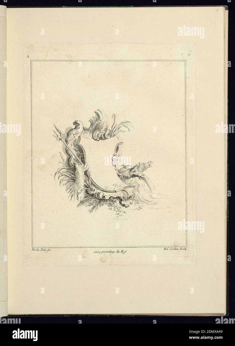 Design pour Cartouche évoquant la mer, Jacques de Lajoüe, français, 1687–1761, Charles-Nicolas Cochin le plus jeune, 1715 - 1790, gravure sur papier blanc, Cartouche composée de références à la mer: A trident (en haut à gauche), deux têtes de cheval, une avec tête relevée, l'autre eau de rotation (en bas à droite)., France, 1740, ornement, Imprimer Banque D'Images Design pour Cartouche évoquant la mer, Jacques de Lajoüe, français, 1687–1761, Charles-Nicolas Cochin le plus jeune, 1715 - 1790, gravure sur papier blanc, Cartouche composée de références à la mer: A trident (en haut à gauche), deux têtes de cheval, une avec tête relevée, l'autre eau de rotation (en bas à droite)., France, 1740, ornement, Imprimer Banque D'Images