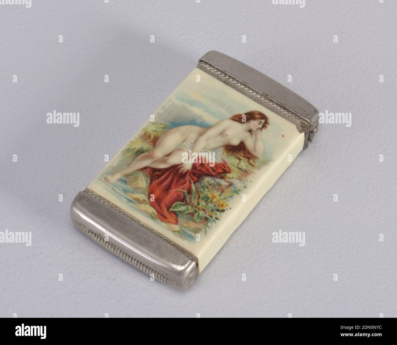 Compliments de National India Rubber Company, Whitehead & Hoag Company, Metal, celluloïd, compliments de National India Rubber Company, Bristol, RI ; breveté le 6 juin 1905, ca. 1905, conteneurs, Arts décoratifs, Matchsafe, Matchsafe Banque D'Images