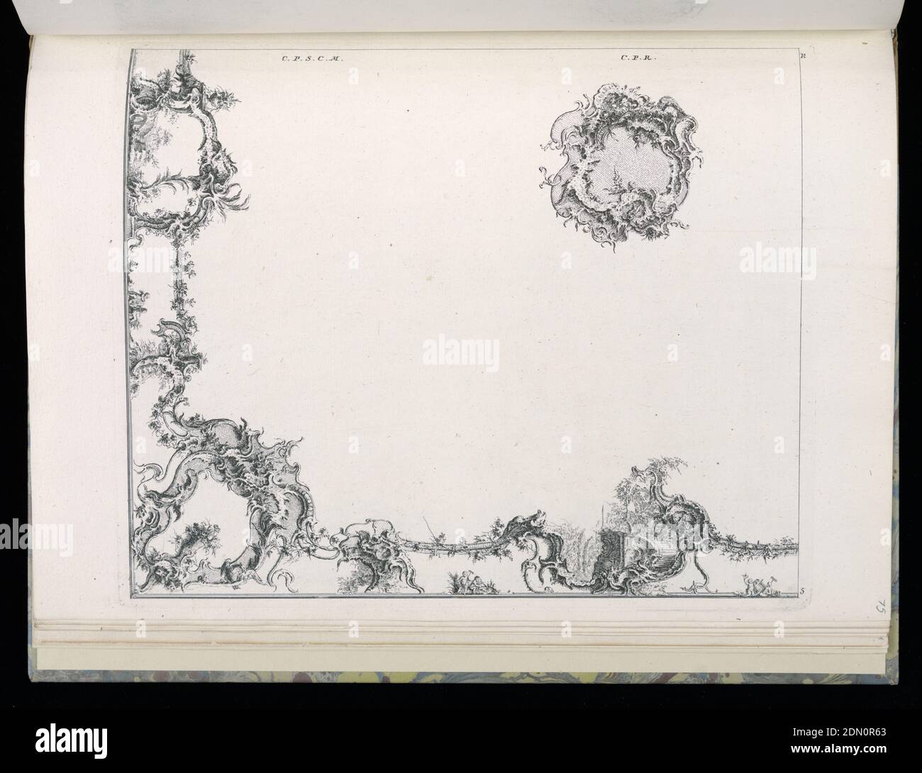 Quart de plafond, Livre de portion de Plafonds en Vousures (Livre de portions de plafonds voûtés), François de Cuvilliés l'ancien, belge, active Allemagne, 1695 - 1768, François de Cuvilliés le plus jeune, allemand, 1731 - 1777, Nicolas Jean-Baptiste de Poilly, français, 1712 - après 1758, François de Cuvilliés l'ancien, belge Active Allemagne, 1695 - 1768, gravure sur papier, vue d'un quart de plafond voûté, la frontière décorée de sculptures ornementales dans le style Rococo, la plus grande cartouche en bas à gauche, avec un vase de fleurs à sa base. Le long du bord gauche, deux putti ailé sont assis Banque D'Images