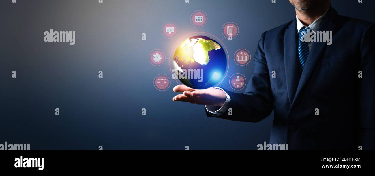 Image composite numérique de l'homme d'affaires Holding Globe Banque D'Images