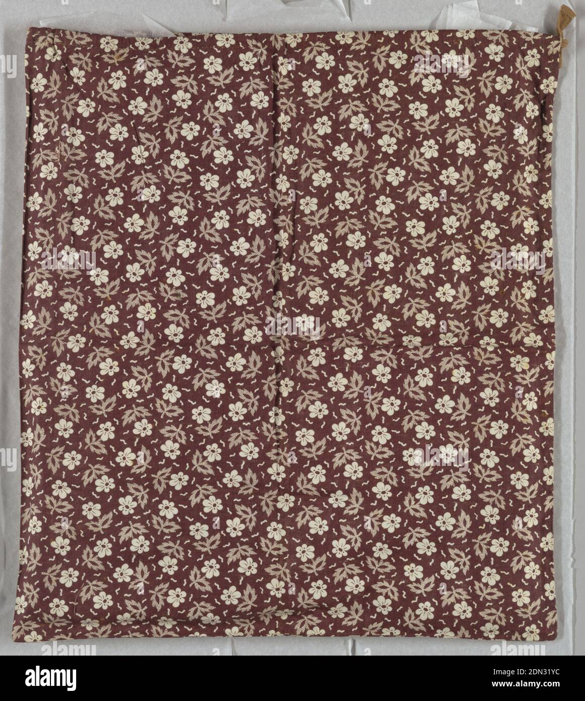 Poche, moyenne : coton technique : imprimé sur tissage simple, poche avec fermeture par cordon. Le motif est un petit motif floral sur toute la surface en brun et blanc., USA, CA. 1870, costume et accessoires, poche Banque D'Images