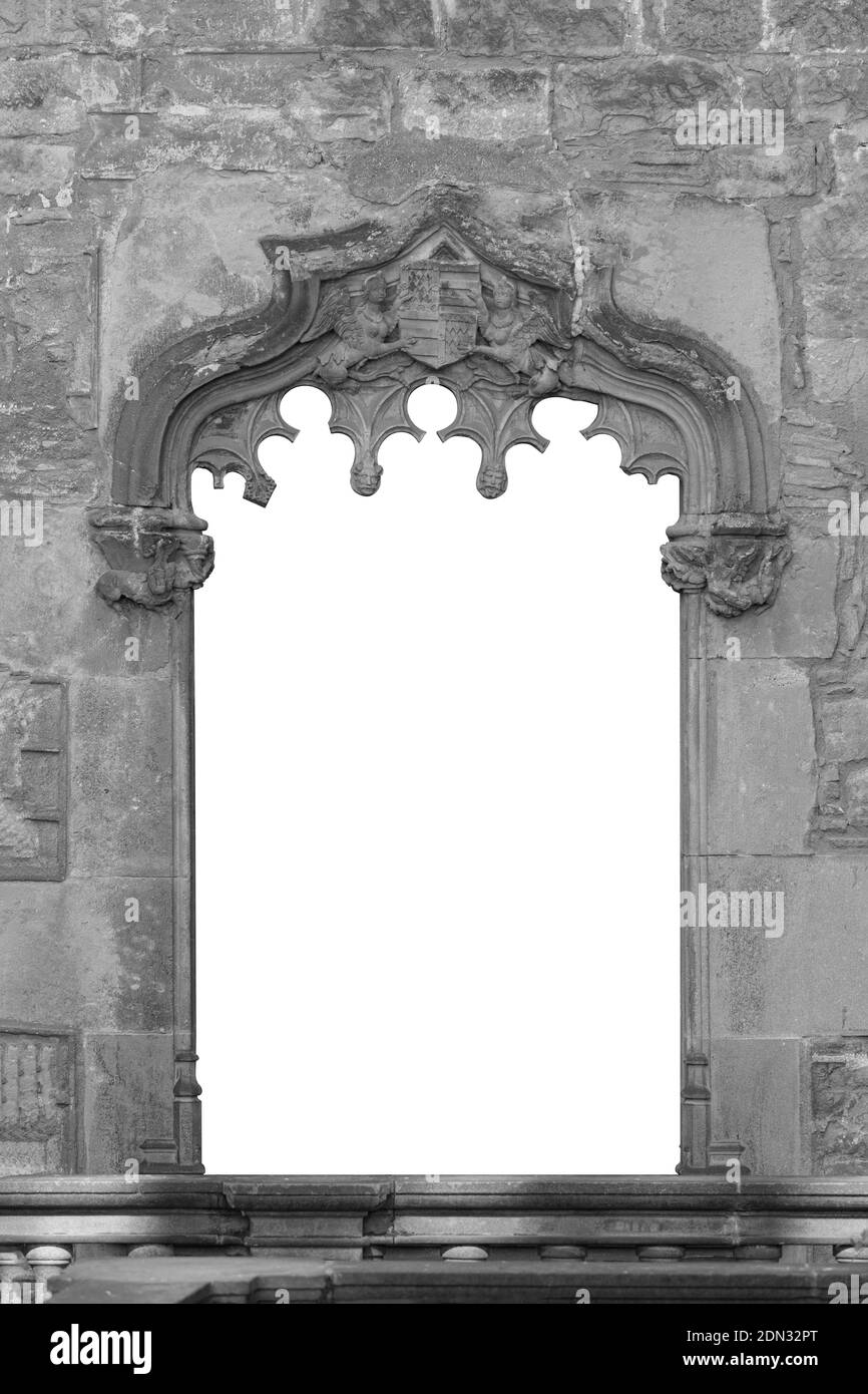 Dans les rues de Catalogne, dans les lieux publics. Éléments de décorations architecturales de bâtiments, portes et arches, moulures en plâtre et motifs. Banque D'Images