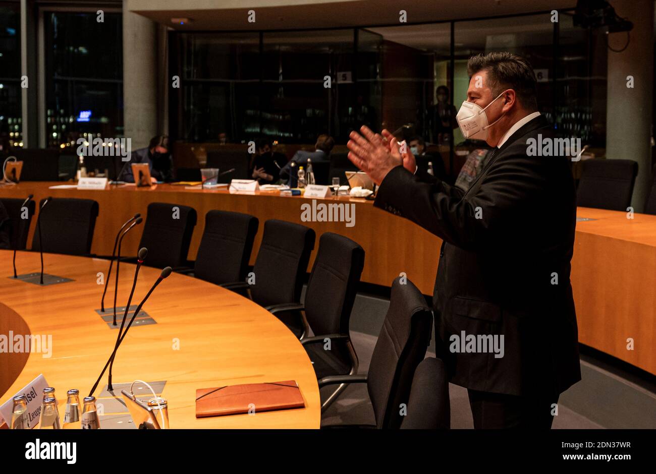 Berlin, Allemagne. 17 décembre 2020. Andreas Geisel (SPD), sénateur ...