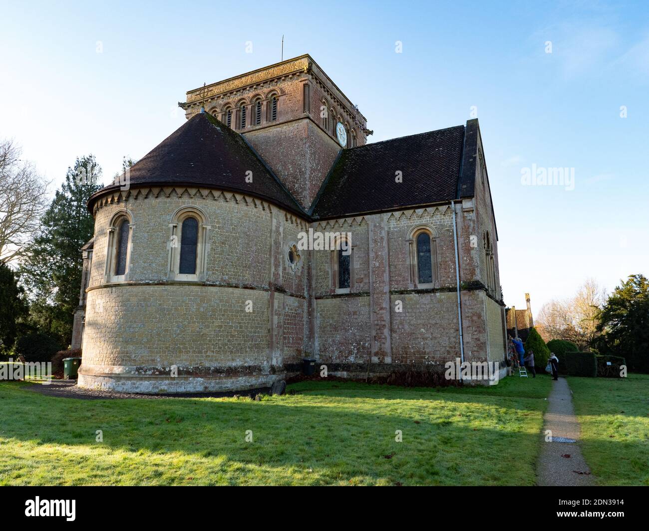 Église Sainte-Trinité du XIXe siècle à Dilton Marsh, Wiltshire, Angleterre du chantier naval et montrant les transsepts, l'abside et le clocher. Banque D'Images