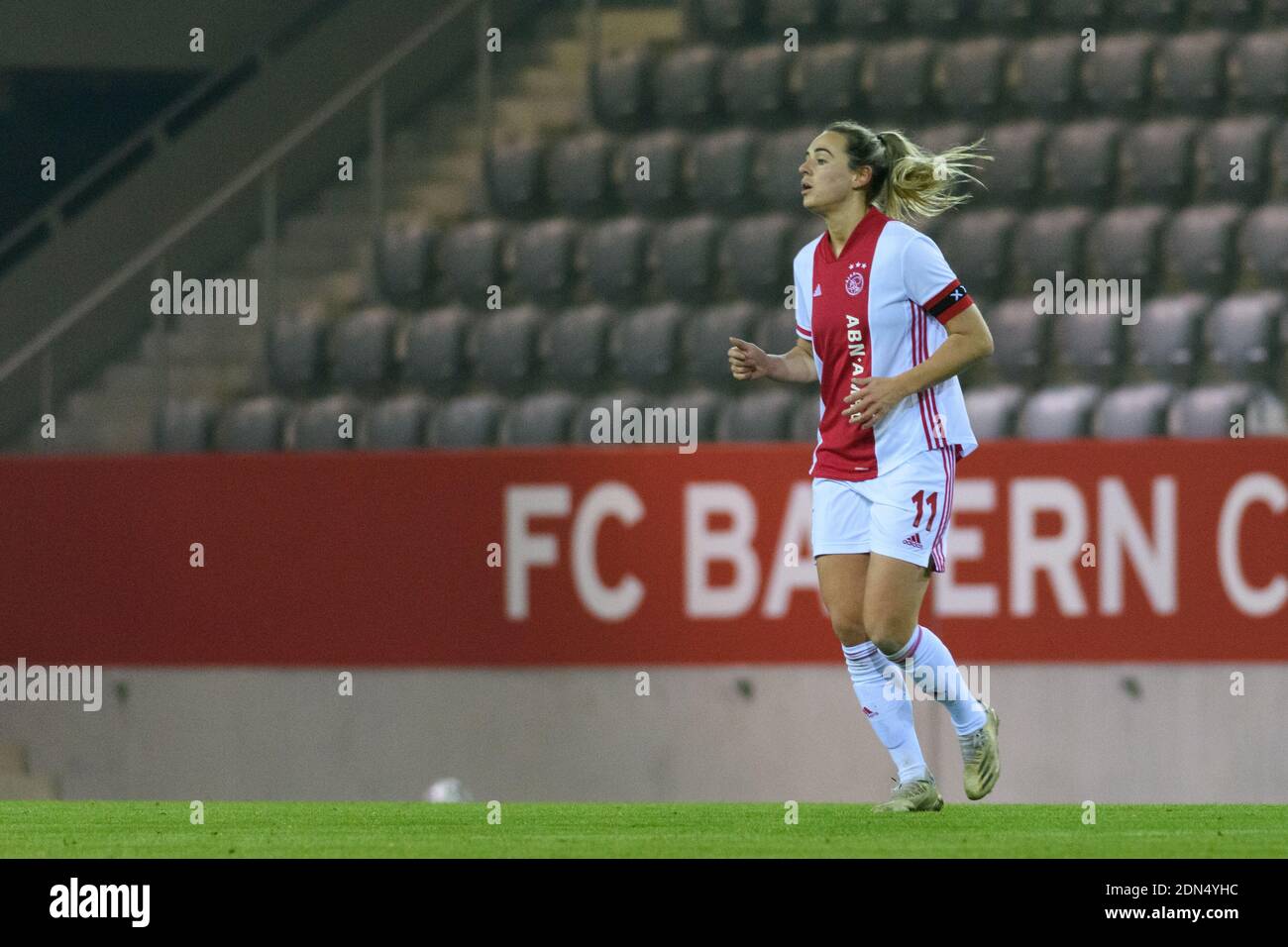 Munich, Allemagne. 16 décembre 2020. Caitlin Dijkstra (#12 Ajax Amsterdam) lors du match de football de l'UEFA Women's Champions League (Round 32) entre le FC Bayern Munich et Ajax Amsterdam. Sven Beyrich/SPP crédit: SPP Sport Press photo. /Alamy Live News Banque D'Images