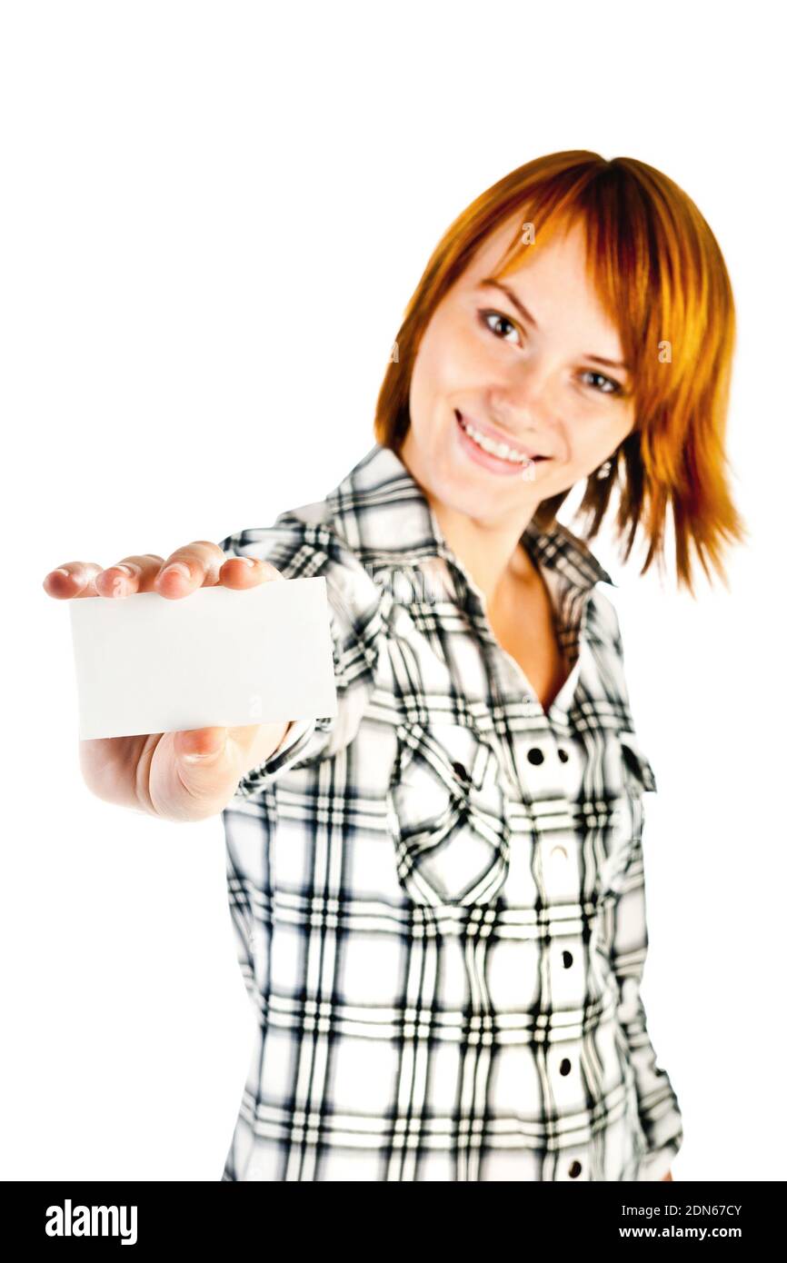 Femme tenant une carte vide isolé sur fond blanc Banque D'Images