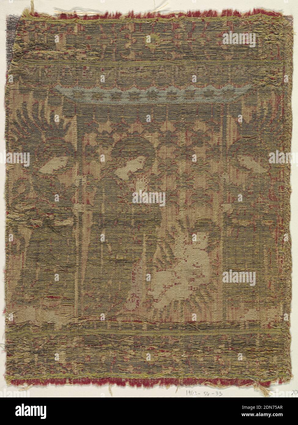 Orphrey, Moyen: lin, soie, fil métallique technique: Tissé, Orphrey avec un dessin de la Vierge et des anges adorant l'enfant Christ dans les couleurs de rouge et d'or., Italie, 15ème-16ème siècle, textile tissé, Orphrey Banque D'Images