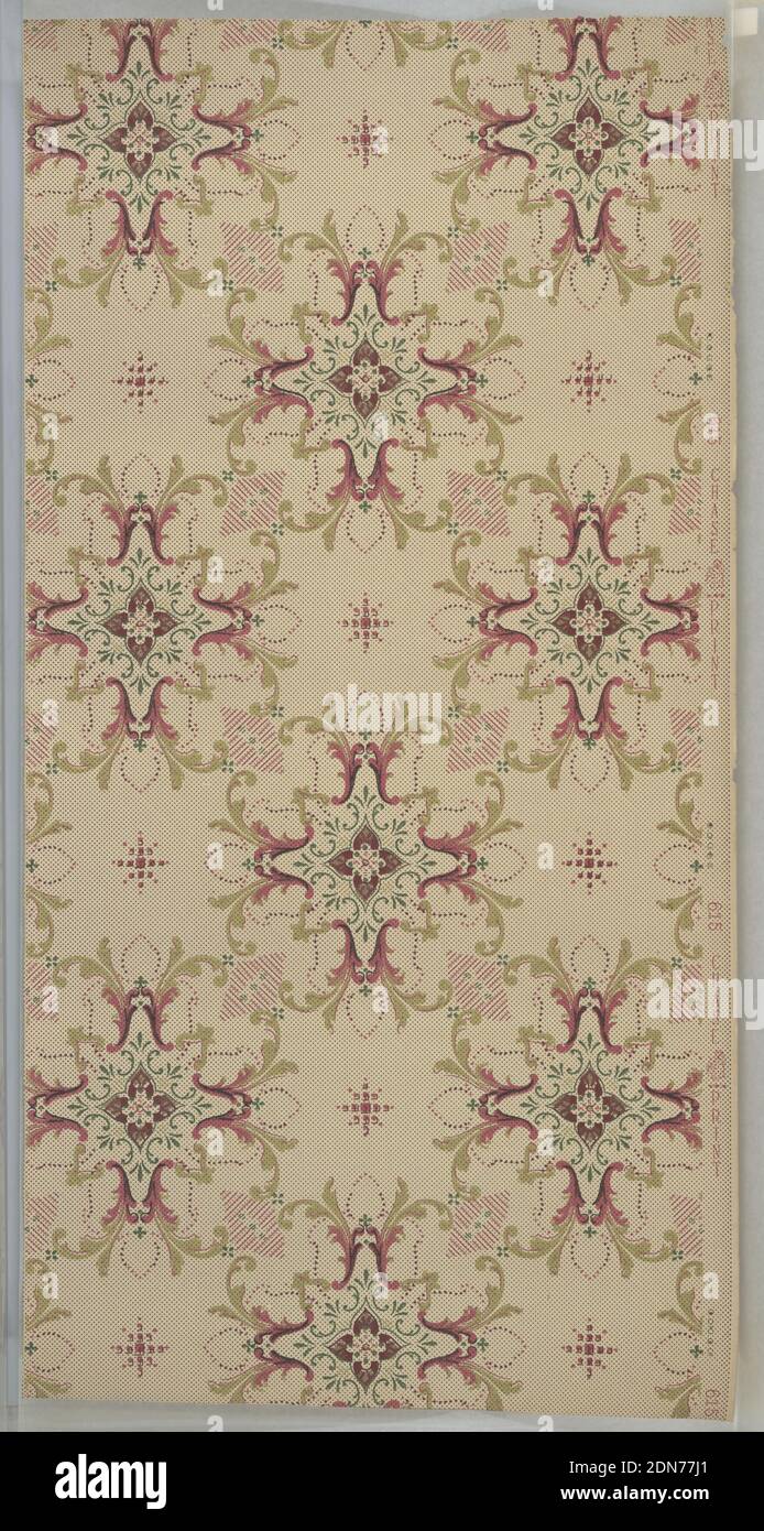Papier de plafond, Lewis Chase Wall Paper Company, Bristol, Pennsylvanie, États-Unis, papier imprimé à la machine, médaillons floraux diagonaux avec rouleaux et perles foliaires, reliés par des lignes formant une forme de diamant. Dans les espaces négatifs résultants entre les médaillons sont des formes en étoile faites de sqaures. En arrière-plan, il y a de petits points carrés. Le sol est crème. Imprimé en rose, vert et noir., imprimé en lisière: 'Chase Print 615', Bristol, Pennsylvanie, États-Unis, 1905–1915, revêtements muraux, papier de plafond Banque D'Images