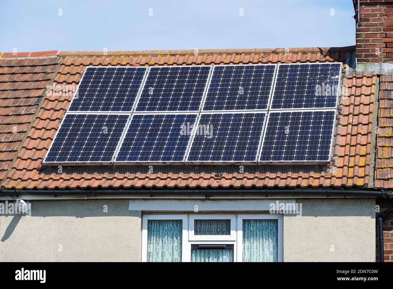 Panneaux solaires sur le toit d'une maison à Londres, Angleterre, Royaume-Uni, Royaume-Uni Banque D'Images