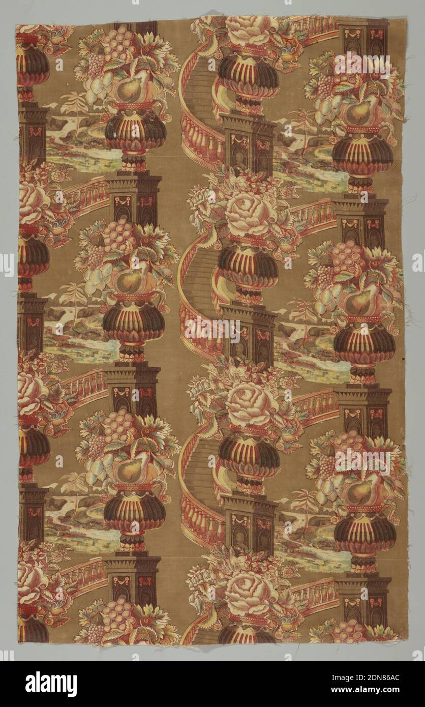 Textile, Moyen: Coton technique: Rouleau et bloc imprimé sur le tissage simple, variation fantastique sur l'imprimé pilier a un escalier courbé avec de lourdes balustrades supportant de grandes urnes de fleurs. Au pied des escaliers se trouve un paysage tropical d'eau, de rochers et de palmiers., Angleterre, 1830–1840, textiles imprimés, teints et peints, textile Banque D'Images