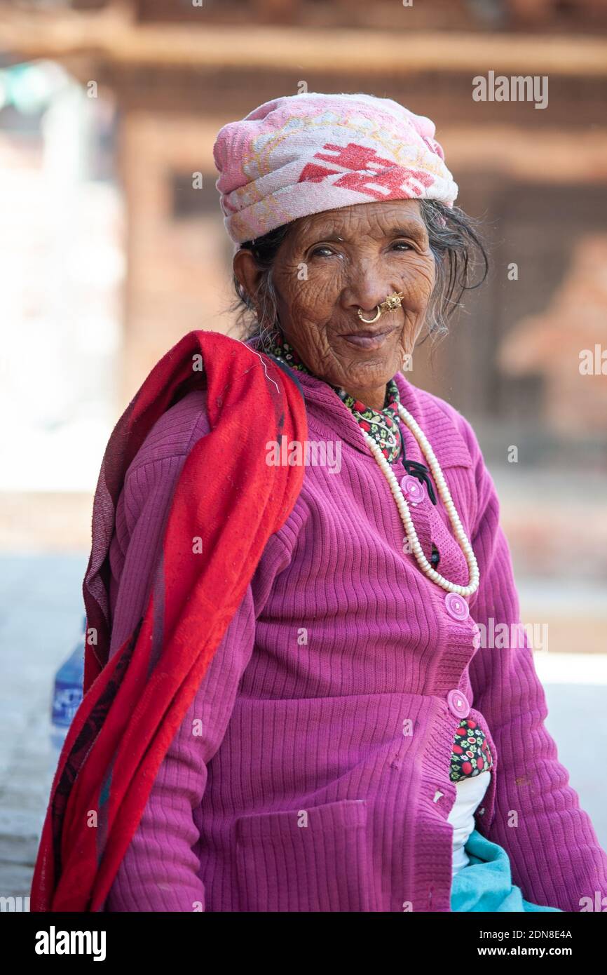 Vieille femme à Durbar Square Katmandou, Népal Banque D'Images