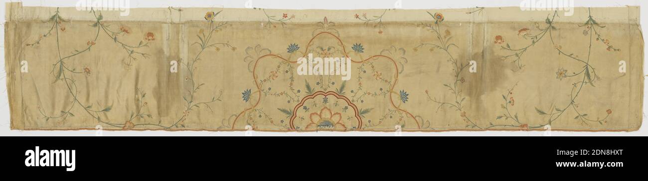 Fragment de panneau, Moyen : soie technique : Brodé sur satin, fragment du centre du panneau en satin de soie ivoire brodé de silks polychromes pour former un médaillon central de fleurs de grande taille encadrées de rubans et de vignes fleuries dans un domaine de vignes grimpantes., Chine, XVIIIe siècle, broderie et couture, fragment de panneau Banque D'Images
