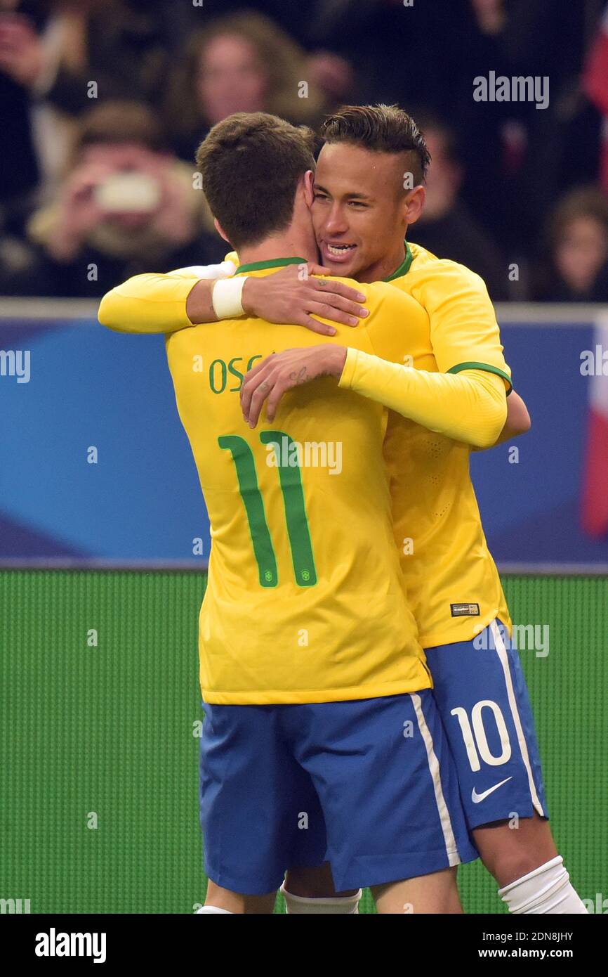 Neymar And Oscar Banque D Image Et Photos Alamy