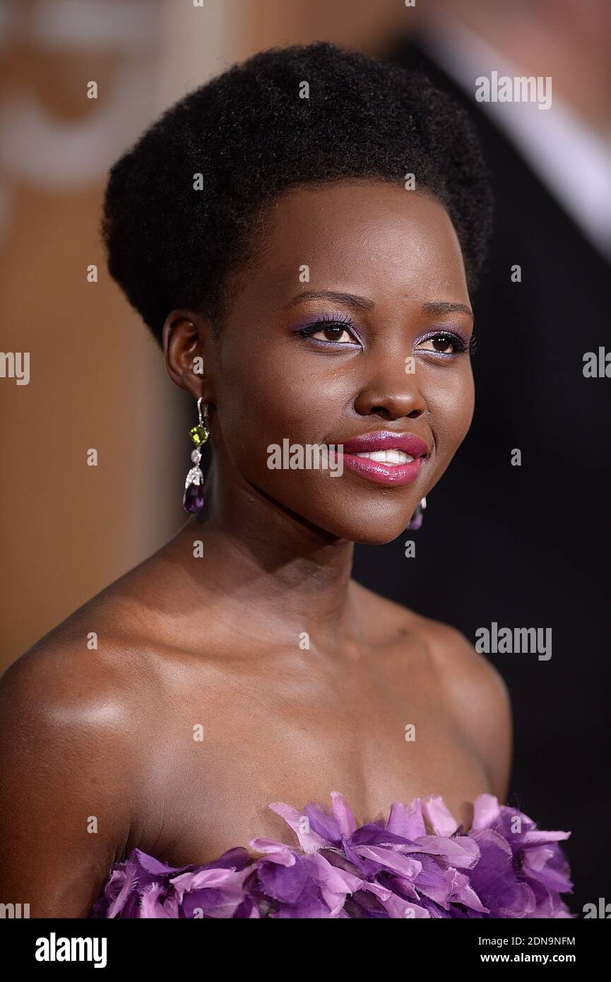 Lupita Nyong'o arrive au 72e Golden Globe Awards annuel qui s'est tenu au Beverly Hilton à Beverly Hills, Los Angeles, CA, États-Unis, le 11 janvier 2015. Photo de Lionel Hahn/ABACAPRESS.COM Banque D'Images