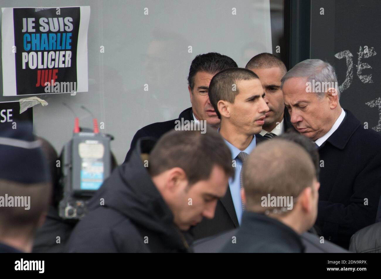 Benyamin Netanyahou rend hommage aux 4 victimes juives tuées par Amedy Coulibaly au magasin Hyper Casher, porte de Vincennes à Paris, France, le 12 janvier 2015. Photo de William Stevens/ABACAPRESS.COM Banque D'Images