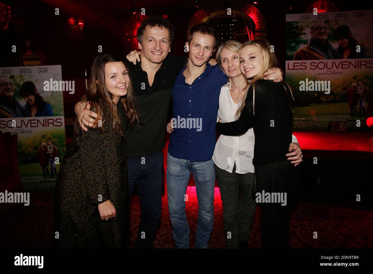 Exclusif - Mathieu Spinosi avec ses parents et ses sœurs participant à la fête les souvenirs organisée par 5 Eyes production (David Koskivic et David Setrouk) tenue au Raspoutine, à Paris, en France, le 12 janvier 2015. Photo de Jerome Domine/ABACAPRESS.COM Banque D'Images