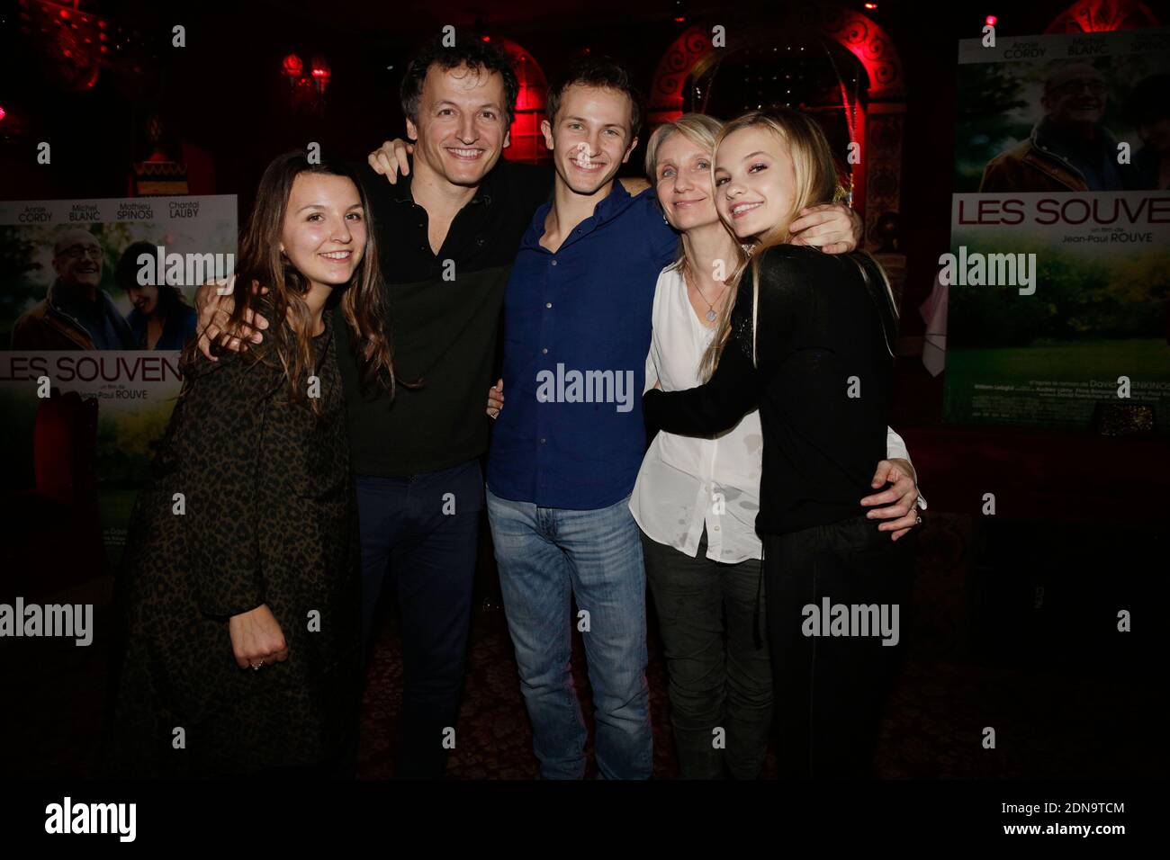 Exclusif - Mathieu Spinosi avec ses parents et ses sœurs participant à la fête les souvenirs organisée par 5 Eyes production (David Koskivic et David Setrouk) tenue au Raspoutine, à Paris, en France, le 12 janvier 2015. Photo de Jerome Domine/ABACAPRESS.COM Banque D'Images