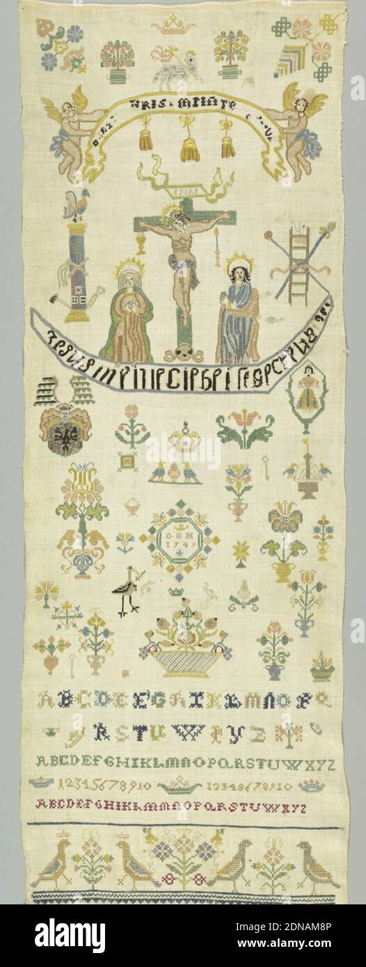 Sampler, Moyen : broderie de soie et de métal, fondation de lin technique : croix double face, croix de marquage, croix longue armée, tige, satin, running, double exécution, oeillet, et points à chevrons sur le tissage Uni, Crucifixion, symboles religieux, texte, alphabet, chiffres et motifs., Allemagne, 1749, broderie et couture, Sampler Banque D'Images