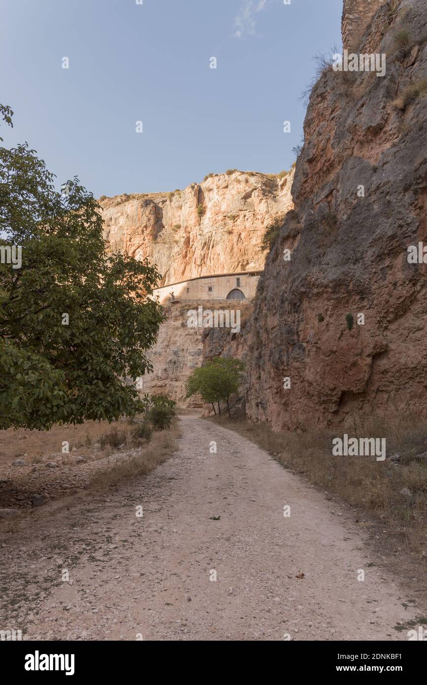 Un cliché vertical des images étonnantes de Barranco de la Hoz Seca, Espagne Banque D'Images