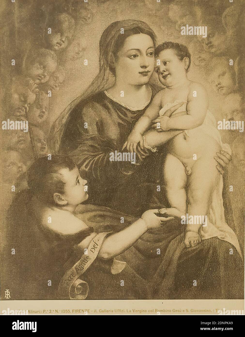 Titien: La Vierge à l'enfant et Jean-Baptiste, Galleria degli Uffizi, Florence, papier albumine, processus positif noir et blanc, taille de l'image: Hauteur: 22,50 cm; largeur: 17,50 cm, FIRENZE - R. Galleria Uffizi. La Vergine col Bambino Gesù e S. Giovanni. (Tiziano.), peinture, Marie avec l'enfant du Christ (Madonna), Jean-Baptiste (vie et oeuvres Banque D'Images