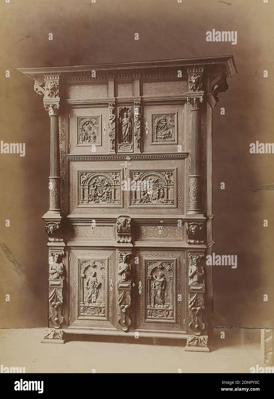 Wilhelm Champrés, cabinet, papier albumine, procédé positif noir et blanc, taille de l'image: Hauteur: 30 cm; largeur: 22,4 cm, timbre sec: Recto et sur le carton: Photographie, par, W. Chammés, photographie, cabinet, sculpture, plastique, art de la sculpture, mobilier et articles ménagers, ornements Banque D'Images