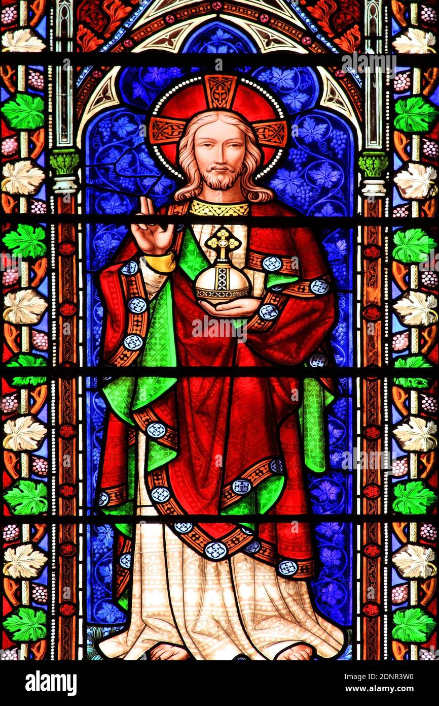 Jésus-Christ montré dans une image sur un panneau de vitraux médiévaux, photo de stock Banque D'Images